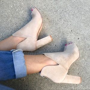🆕🍁/LIZZIE/ Open Toe Faux Suede Heeled Booties